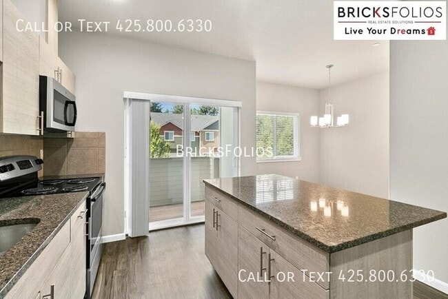 Building Photo - Beautiful Townhome For Rent in Olympia