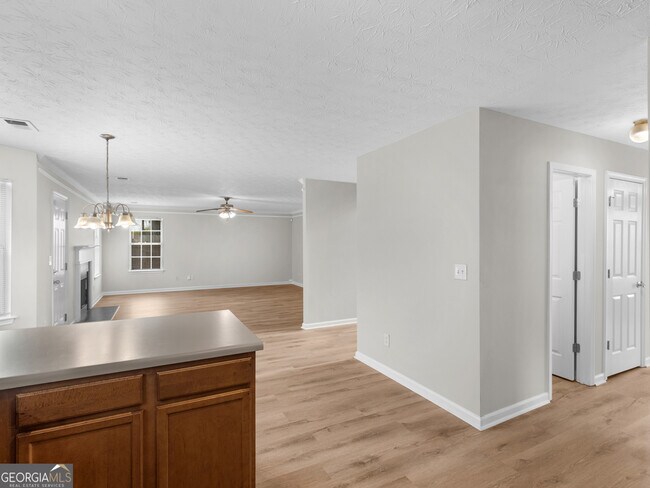 Building Photo - 230 Millstone Dr