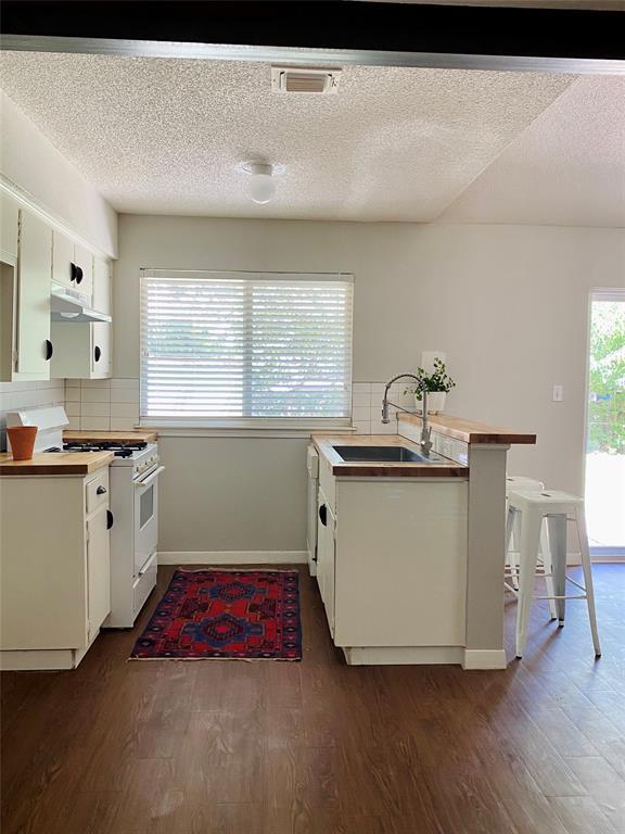 Building Photo - 6109 Glen Meadow Dr