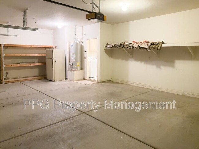 Building Photo - 5517 W Aster Dr