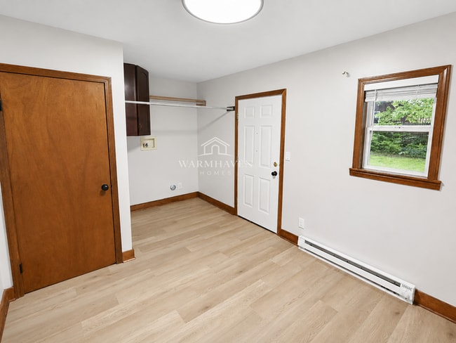 Building Photo - 303 Barder Ave