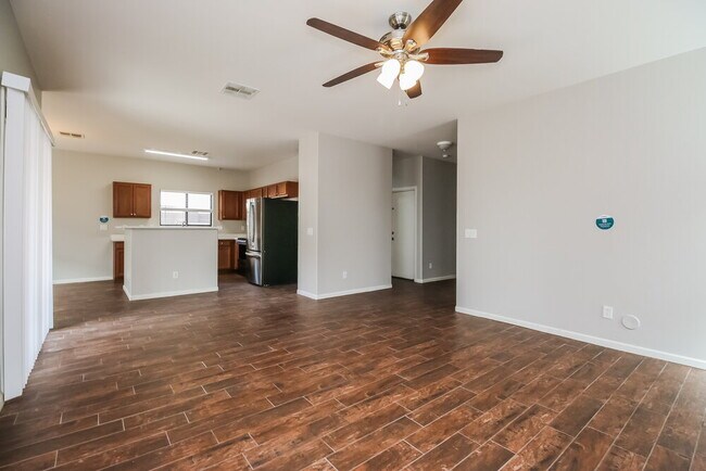 Building Photo - 2233 E 27th Ave