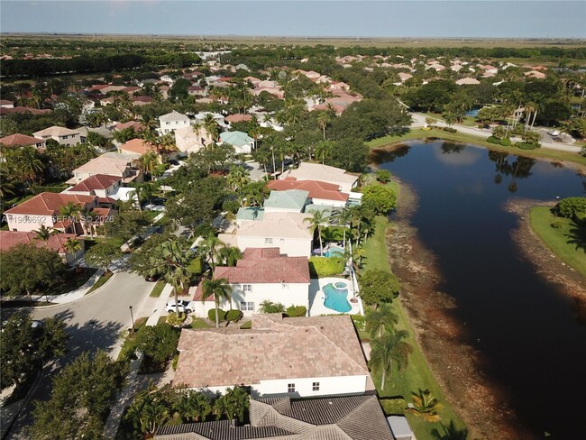 Building Photo - 833 Vista Meadows Dr