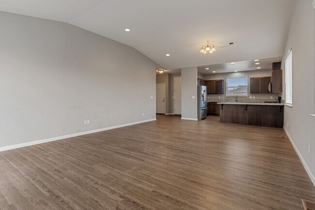 Building Photo - Trailer Parking, Newer house with Low main...