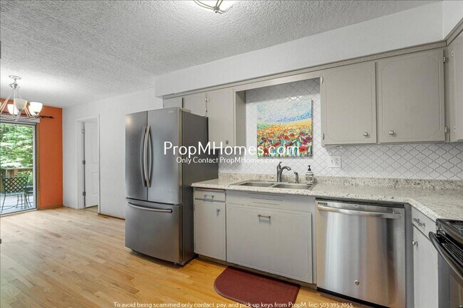 Building Photo - 22665 SW Schaltenbrand Ln