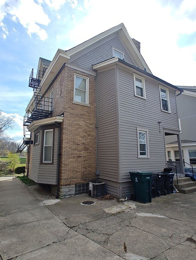 Building Photo - 1526 Dixmont Ave