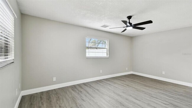 Building Photo - 22 Felter Ln