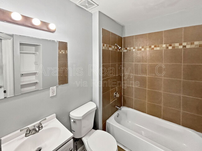 Building Photo - 248 Rosser St SW