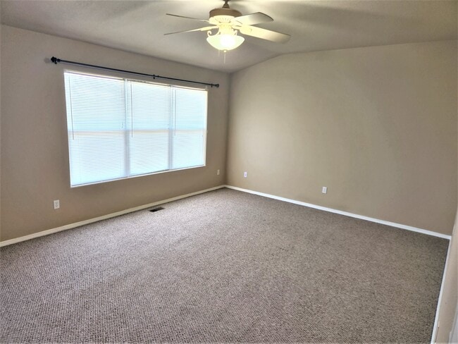 Building Photo - 796 Ridgebury Pl