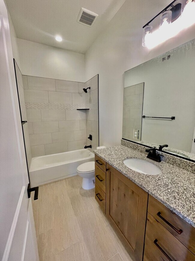 Building Photo - BRAND NEW Three Bedroom Home in Desert Cliffs