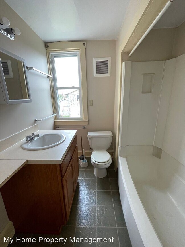 Building Photo - 2 br, 1 bath House - 332 West High Street