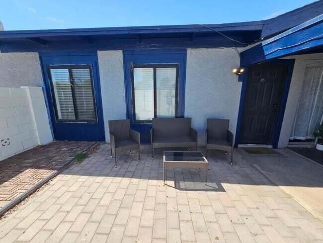 Building Photo - 2195 UNFURNISHED ~ $2395 PARTIALLY   FURNISHED  NO UTILITIES INCLUDED