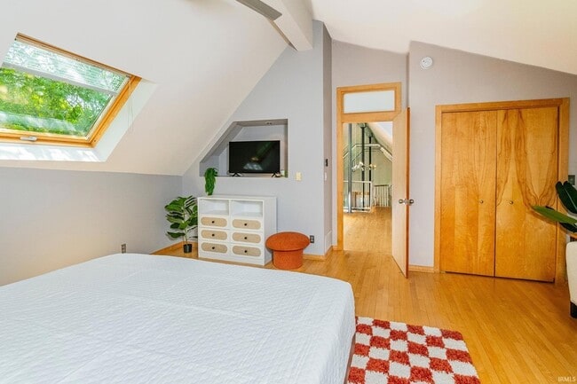 Building Photo - 612 N Kerry Dr