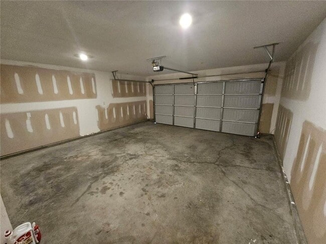 Building Photo - 29 Danette Ct
