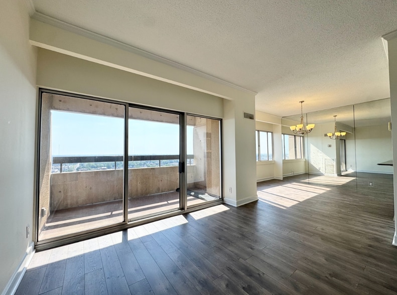 Building Photo - 2510 Grand Blvd