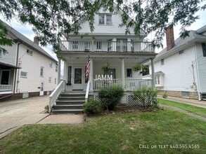 Building Photo - 1424 Larchmont Ave