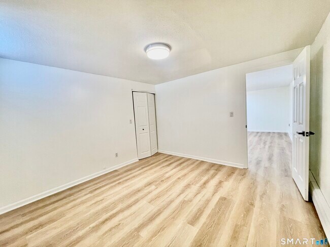 Building Photo - 112 Woodbine St