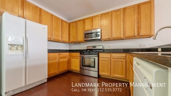 Building Photo - 1600 S Prairie Ave