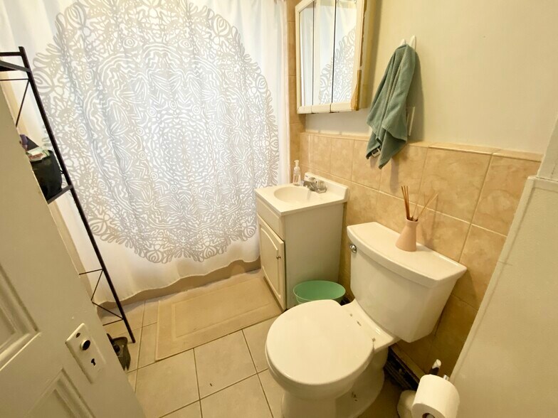 Building Photo - 34 Darling St