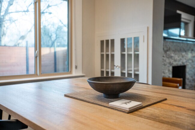 Building Photo - 1285 Parkway Ave