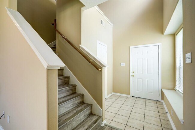 Building Photo - 14306 Mirkwood Ln