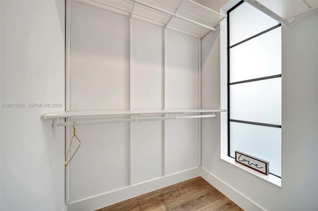 Building Photo - 1454 SW 23rd St
