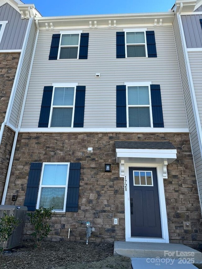 Building Photo - 1728 Aspire St