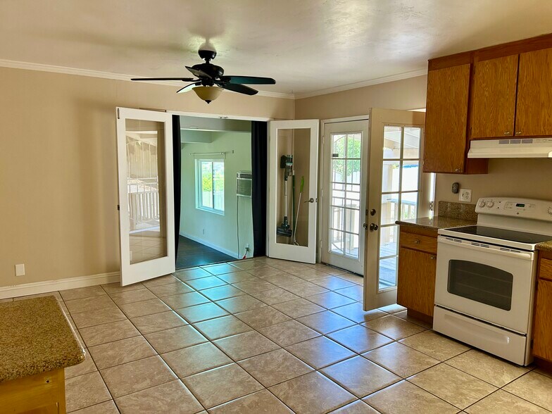Building Photo - 3346 San Carlos Dr