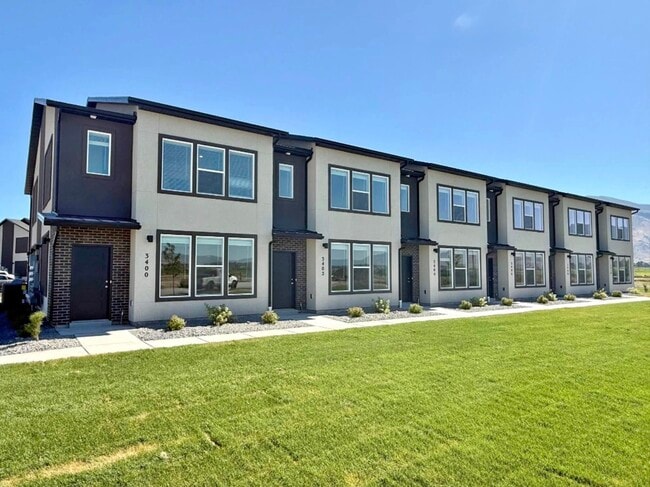 Building Photo - NT 3399