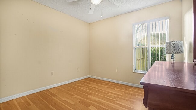 Building Photo - 820 Westbrook Terrace