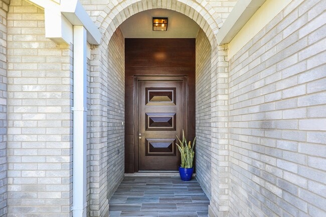 Building Photo - 503 Pine Sisken St