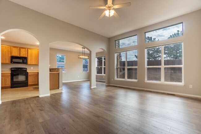 Building Photo - Move in ready home on Kettle Drum