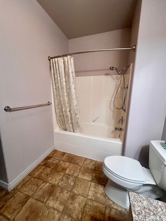 Building Photo - Cozy 2Bd 2Ba El Dorado Condo in Bellingham! (55+ RESIDENTS ONLY)