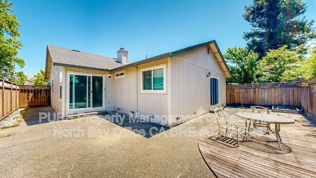 Building Photo - 1107 Navarro St