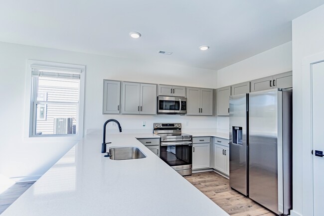 Building Photo - 1435 Darrowby Wy