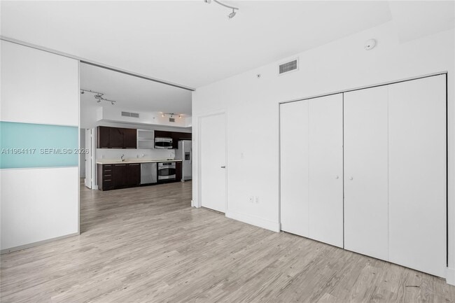 Building Photo - 90 SW 3rd St