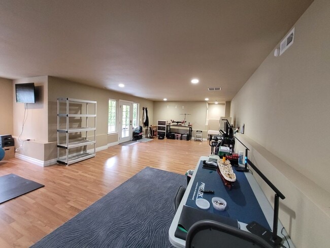 Building Photo - Beautiful Home in Desirable Geneva Neighborhood - 2700 sqft