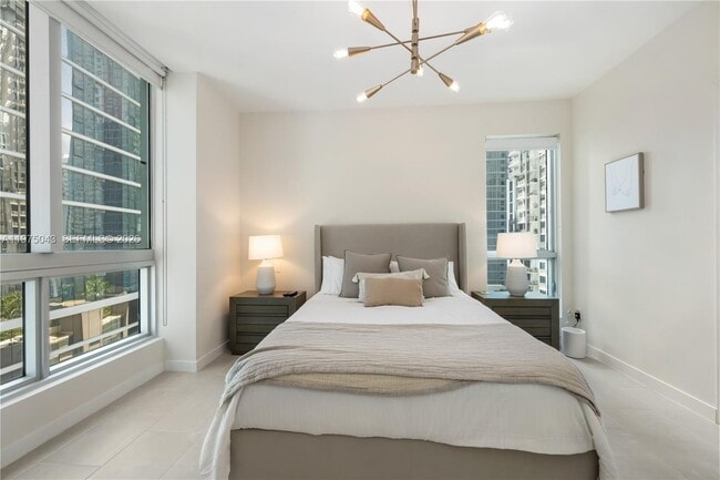 Building Photo - 300 S Biscayne Blvd