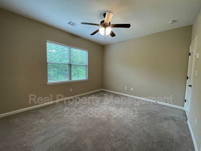 Building Photo - 17414 Berkshire Dr