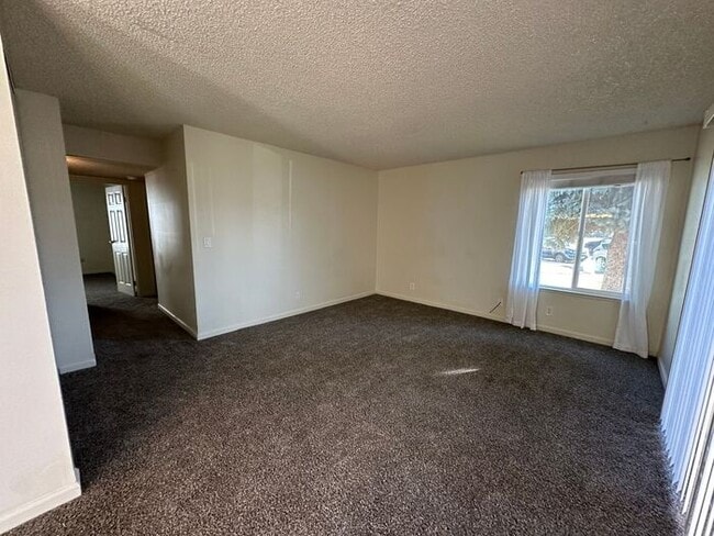 Building Photo - 4600 Neil Rd