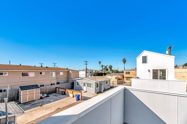 Building Photo - 4048 Cherokee Ave