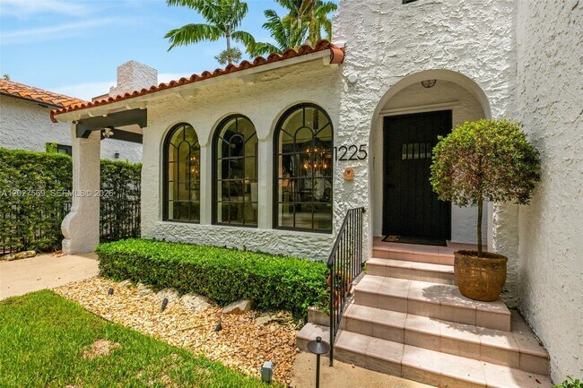 Building Photo - 1225 Alhambra Cir