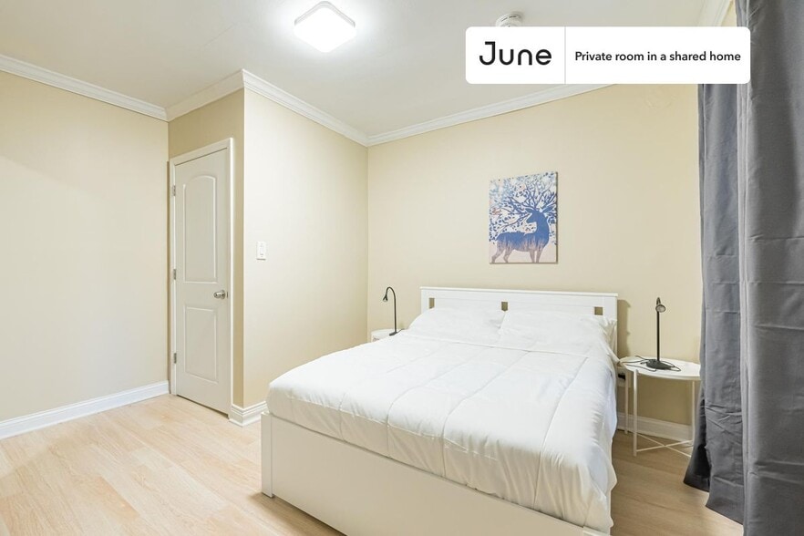 Building Photo - Room in Shared 3 bed/1 bath home