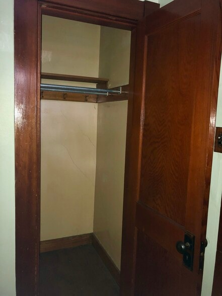 Front hallway closet - 465 Beacon St