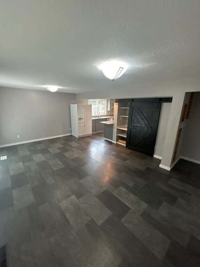 Building Photo - 3677 Carmelle Ct NE