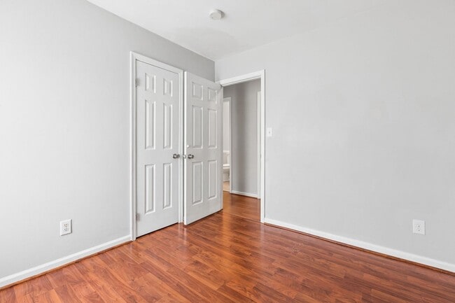 Building Photo - Move In Ready Brick Ranch in VB!
