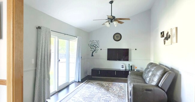 Building Photo - 2610 Pebblebrook Ln
