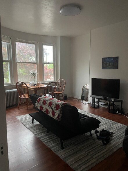 Primary Photo - 1654 Denniston St