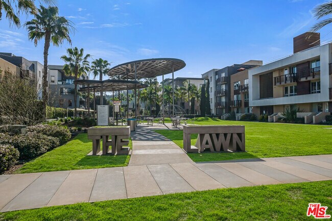 Building Photo - 13045 Pacific Promenade