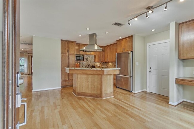 Building Photo - 50 S Circlewood Glen